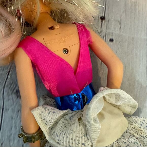 Jem & The Holograms Glitter and Gold Vintage Jerrica Doll - Picture 5 of 6